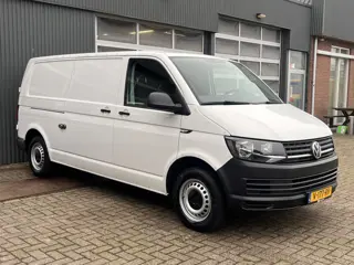 Volkswagen Transporter 2.0 TDI L2H1 Airco Cruise controle Kastinrichting Sortimo Parkeersensoren ach
