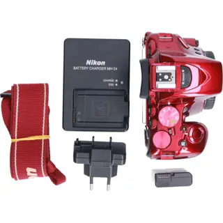 Tweedehands Nikon D5500 rood - Body CM1868