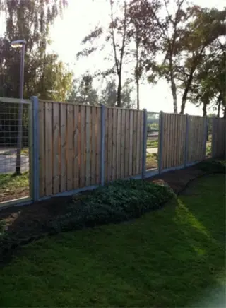 Hout/beton schutting €69,99