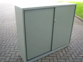 Schuifdeurkast 137x160cm 3x vr