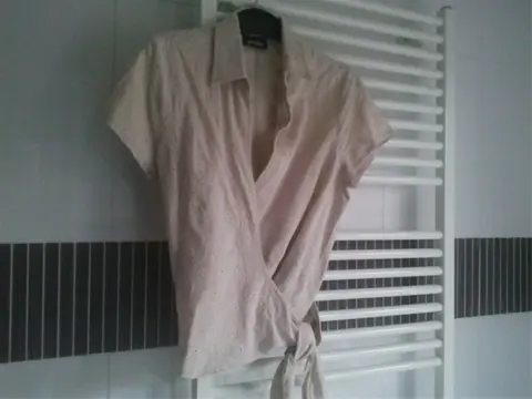 Nieuwstaat, broderie overslagblouse, large