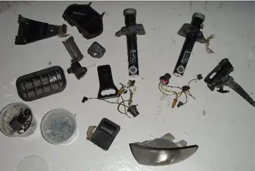 Diverse assessoires voor de Audi A6 (6 liter uit 1994)