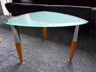 Te koop bijzettafeltje