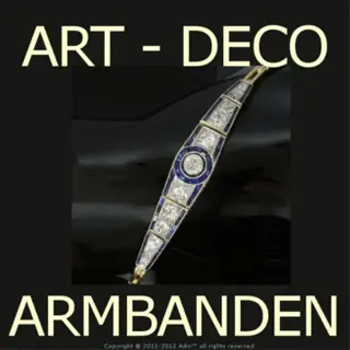 Handelaar gespecialiseerd in verkoop van Art-Deco juwelen .