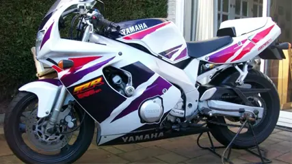 Stoere YAMAHA FZR600R (Foxeye)