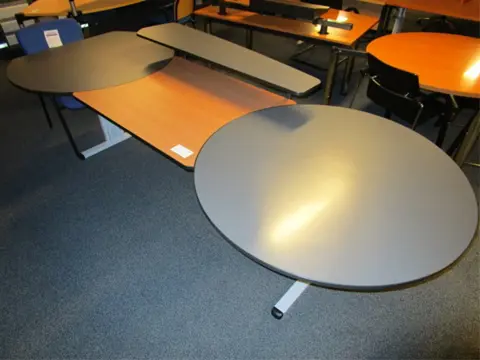 1x Balie B287xD113cm.