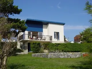 Villa met gastenverblijf en spectaculair zeezicht