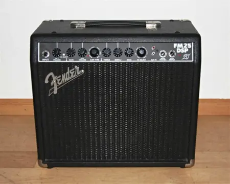 Fender FM 25 DSP