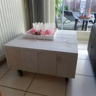 NIEUWE STEIGERHOUTEN SALONTAFEL