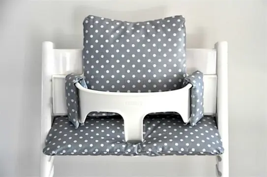 Stokke trip trap stoelverkleiner kussen "grey polkadot