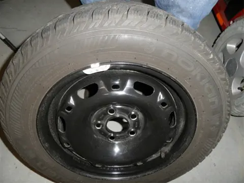 TE KOOP: Winterbanden