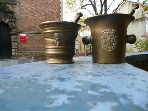 BRONSEN VIJZEL 19e EEUW