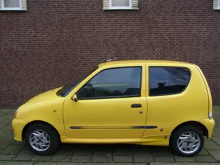 Sloopauto inkoop Den haag Fiat Seicento voor onderdelen