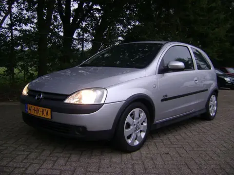 Opel Corsa 1.8 16v gsi  AIRCO (bj 2001)