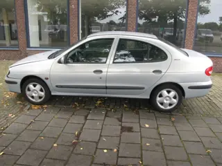 Renault Mégane Sedan Onderdelen Sloopauto inkoop Den haag