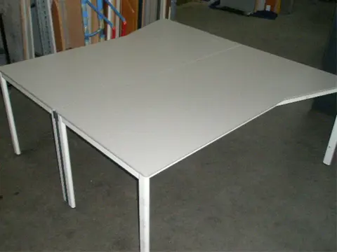 1x Hoekopstelling 180x200 cm.