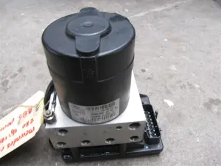 Mercedes clk 230 ABS pomp Sloopauto inkoop Den haag