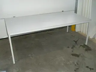 1x Kantinetafel B200xD100cm.