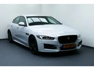Jaguar XE 2.0t Prestige R-Sport Wit Metallic. 19"LMV, Navi, Camera, Xenon, Stoelverw