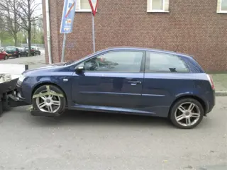 FIAT STILO 2.4 20V.ABARTH 3D.Bouwjaar 2001 Plaatwerk