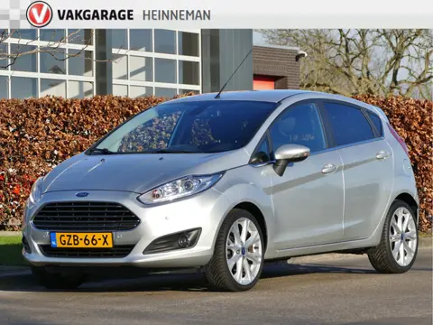 Ford Fiesta 1.0 EcoBoost Titanium | stoelverwarming | verwarmde voorruit | all-season-banden | navig
