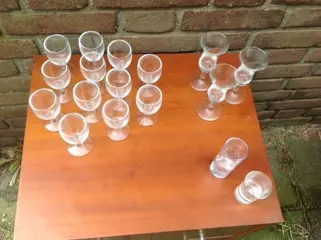 Glazen - wijnglazen, bierglazen enz