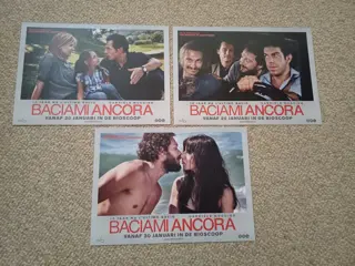 BACIAMI ANCORA lobbycard set.