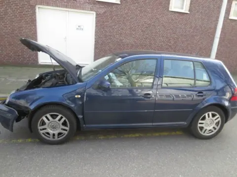 VW Golf 1.8 20 V Turbo 110 kw 5drs Plaatwerk en Onderdelen