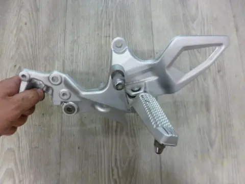 LINKER SCHETSPLAAT BMW F 800 R 2015 - 2016