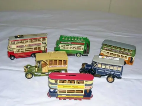 6x Dubbeldekker, Trolly, voertuigen collectors verzameling