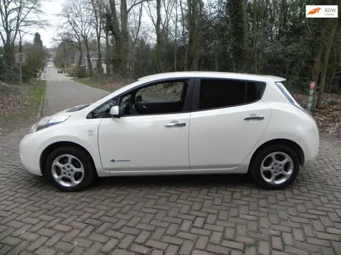 Nissan LEAF Base 24 kWh