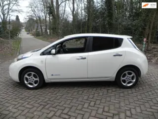 Nissan LEAF Base 24 kWh
