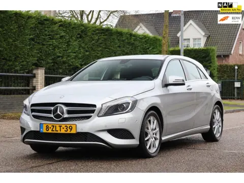 Mercedes-Benz A-klasse 180 Prestige | AUTOMAAT | NAVI | CRUISE | LED/XENON | STOELVERWARMING| ZEER M