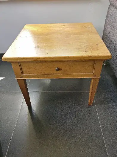Prachtige side table
