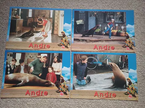 ANDRE lobbycard set.