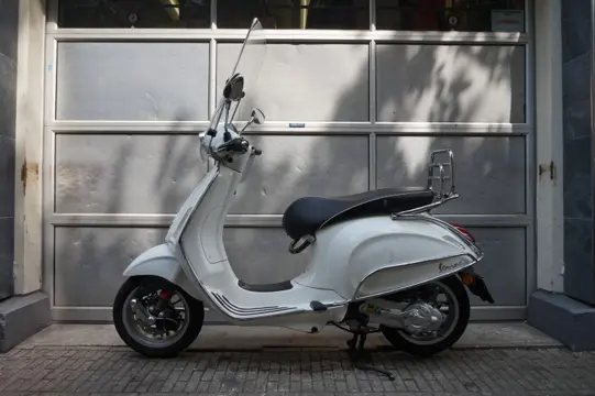 Vespa Sprint Snor 4T Wit F-768-VL