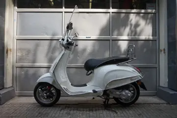 Vespa Sprint Snor 4T Wit F-768-VL