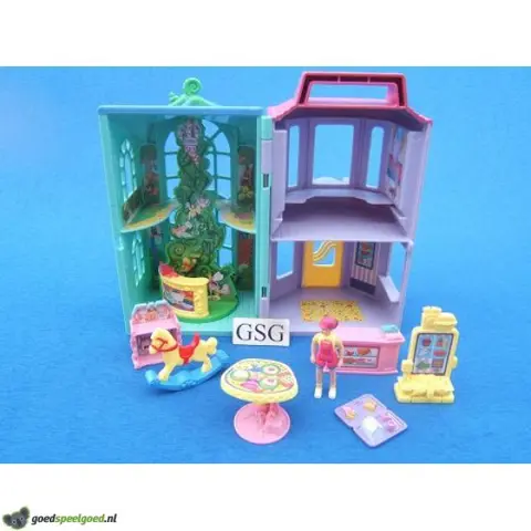 Fastfood restaurant &amp; toy shop nr. 74139-02