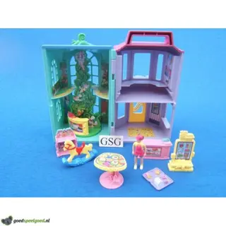 Fastfood restaurant &amp; toy shop nr. 74139-02