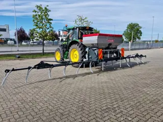 Fissore Tot maximaal 21 meter 16 uitgangen pneumatische kunstmeststrooier