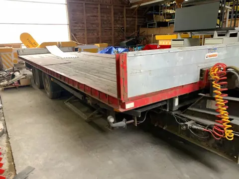 Netam-Fruehauf Aanhanger vrachtwagen met hydraulische lier