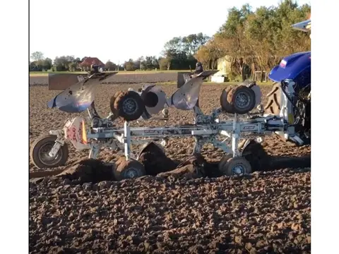 Kramer ERMO Panter 2 schaar zandploeg met voorschaar