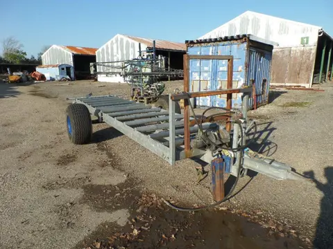 Diversen Wagen rollen met lier