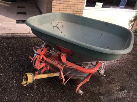 Trioliet kunstmest zout strooier