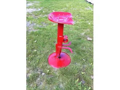 OLD METAL barkruk gemaakt van gebruikte metalen agrische onderdelen