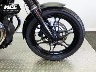 Moto Guzzi V7 (2015)