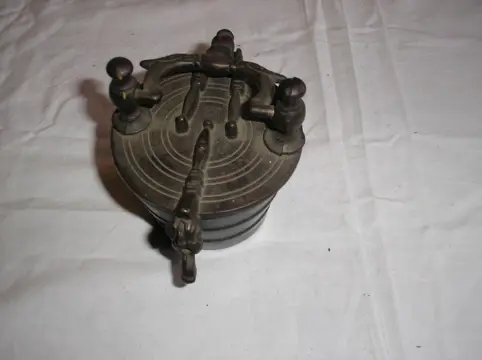 Sluitgewicht, pijlgewicht van koper/Messing.