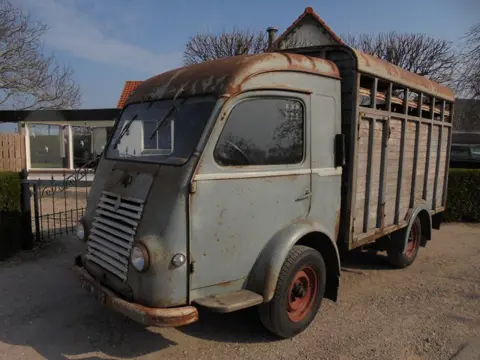 Renault Voltigeur 1960 Benzine **SCHUURVONDST**FOODTRUCK**VINTAGE CAMPER**