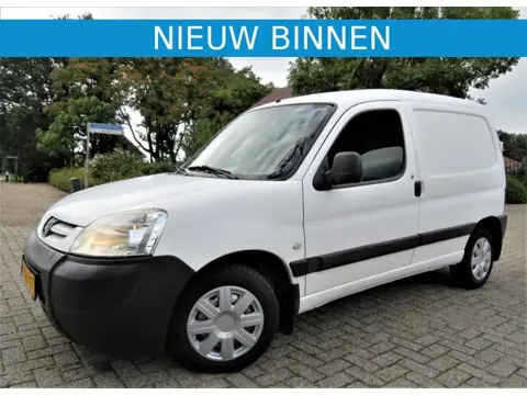 Peugeot Partner 1.4i Benzine met Trekhaak en Diverse Opties !