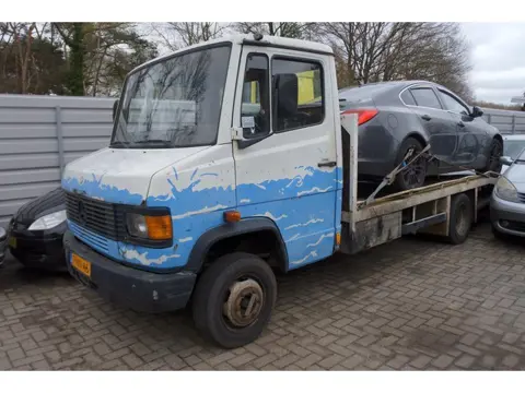Mercedes-Benz Bestelwagen 609 D autotransporter met lier
